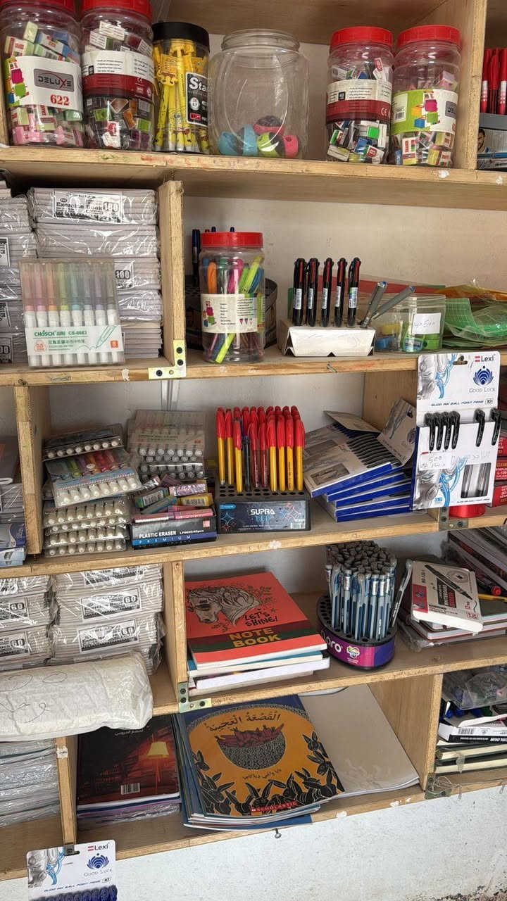 السلام عليكم غراض مكتبه للبيع ## 
قرطاسيه كامله📙 📘 📗 📕

كابسه كتب جم كبير📑 
 ثاقبه ورق

كاميرا ثري دي 📹 

حاسبات 2💻 💻 
طابعه Hb+يوبي اس 💾 🌹
 
وجهاز تصوير🎞️

جهاز سحب🪪

جهاز استنساخ📇 💕
مكاني ديوانيه
 طريق سنيه سياحي
الاستفسار  ***********📱

سعر عل الخاص 💝 💝 💝
