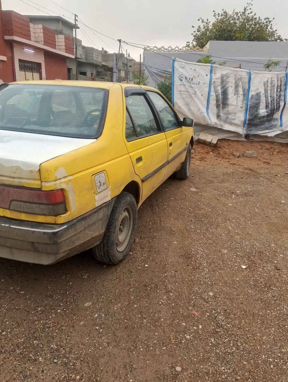 سيارة بيجو 2009 تكسي للبيع هيئة 80 الف عليها 
كاربون بانزين جديد السعر 12ورقه كير ومحرك شرط 
***********
