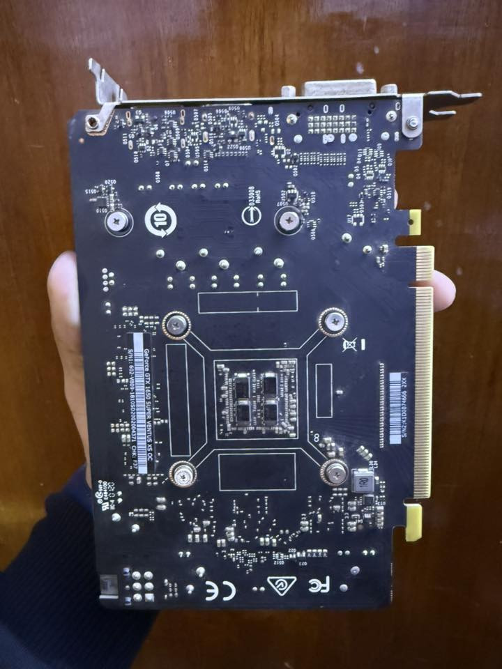 كارت شاشة GeForce GTX 1650 SUPER
مستخدم لمدة شهرين فقط استخدام خفيفة 
حالة الكارت ممتازة اخو الجديد
السعر ١٥٠ الف 
للتواصل اتصل على الرقم 
***********
