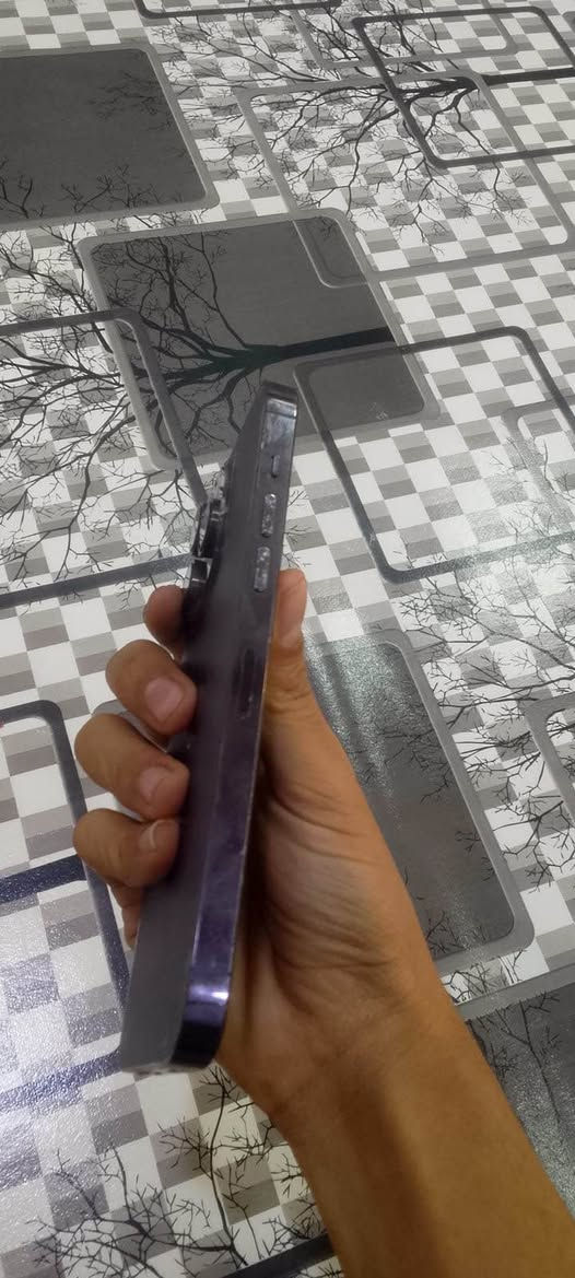 سلام عليكم ايفون 14 برو ماكس نموج mامريكي الجهاز بي كسر بل ضهر قبل 3 اشهر جبتة ونكسر عندي وضميتة وتوة طلعتة استخدم بي ماصرلة سبوع نضيف كلش الجهاز مبدل بي فقط بطارية اصلية اعلا فئة مسموحة من ابل حتى بل اعدادات ممبينة مراوس فقط 15 عادي او برو ماكس مبدل شاشة مبدل ضهر او مكسور عادي للتواصل *********** Singapore
