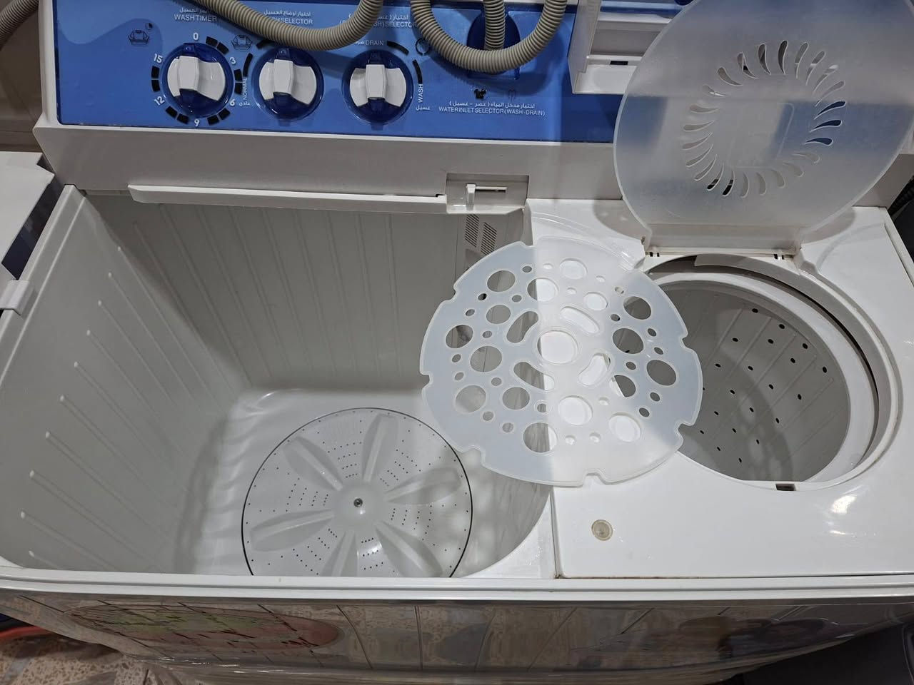السلام عليكم ورحمه الله
غسالة 16 جديده استعمال شهر حوضين غسل + تنشيف السعر 250 المكان الحرية / الدولعي 

للاستفسار/ ***********

