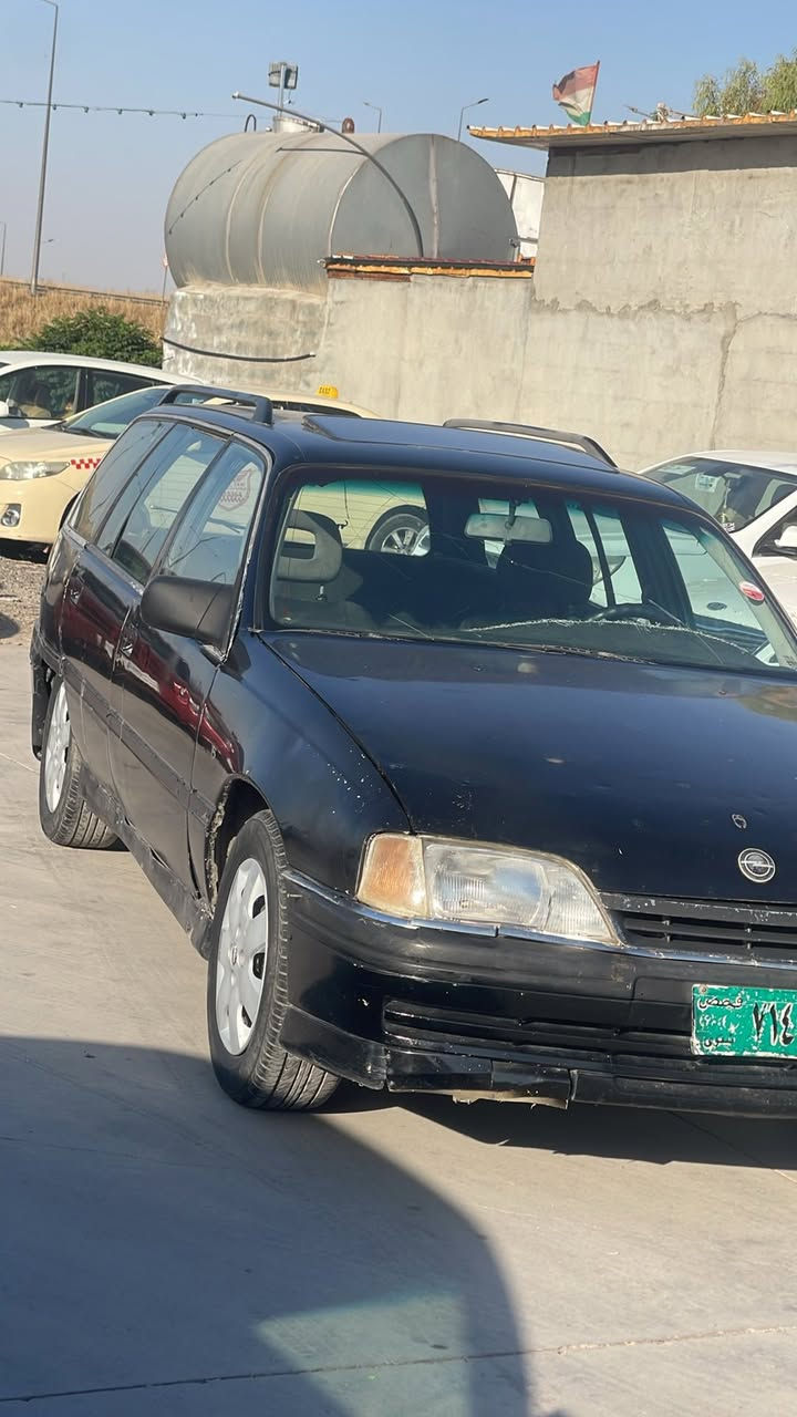 بەناوخوای کەورە ئۆمیکا 1991کیرو مکینە بەشرت جوار تای نیوداشی کراوەتەسەر سیارەکە بئمسروفە تەنها کەمیک سرفەکات کارەبای کیانی کشتی مزبوتە لایتو ناسیو بکلایتوئیشارەتو بریک هەمووی ئیشکات سەنەوی لەکەرە بەئەولیات دەفرۆئشم بەشرتە هەمووکیانی 11مجالیشی تیدایە.   هەولئر  ***********.   لەسر ئیزنی ئادمین لەکەل رئزم🖤
