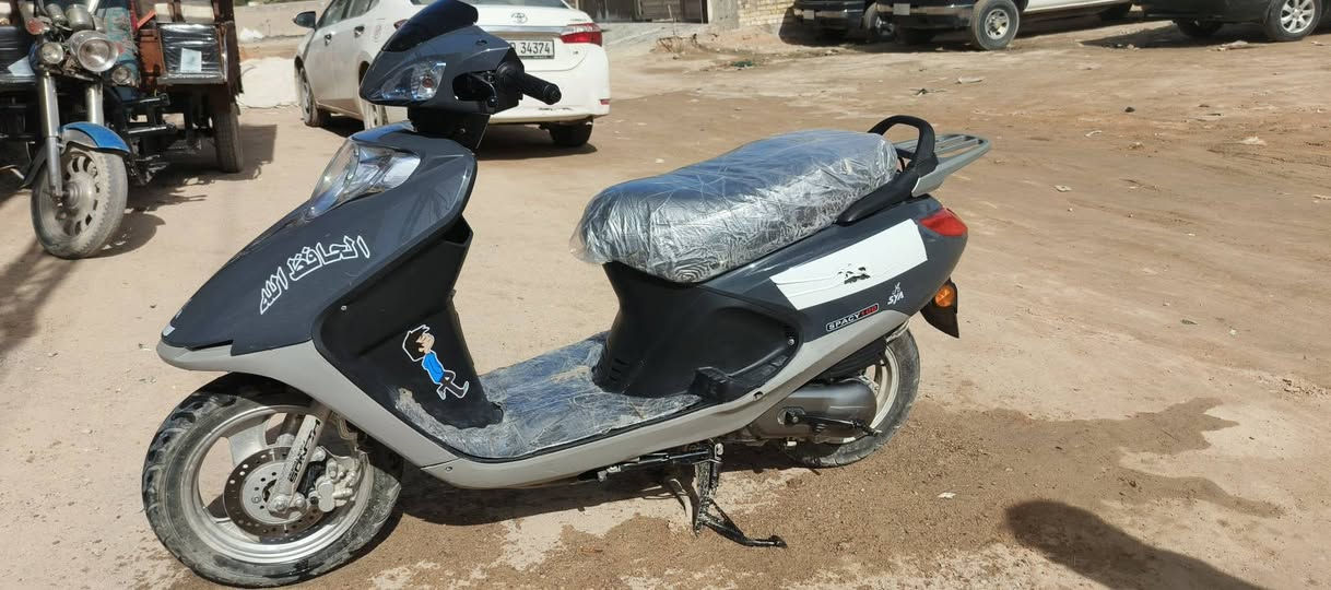 سلام عليكم دراجه للبيع صاله 3اشهر من شترينها علا مود لمدرسه لخوي وراد يبيعها السعر اتصل ***********
