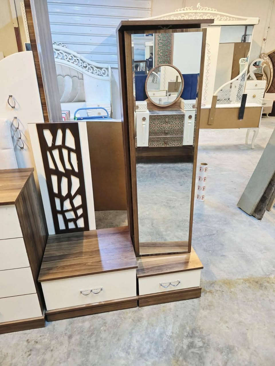 غرفة نوم مستعملة🇹🇷
نضافة85 ٪💯
عدد القطع / 8
نضام / أسلايت 💢 
سعرها / 550 💸
شد ونقل داخل بغداد مجاني🚛
يوجود توصيل محافضات 🚛


**إذا كنت صاحب هذا الإعلان وتريد حذفه لأي سبب، رجاءا أرسل رسالة إلى الدعم الفني**