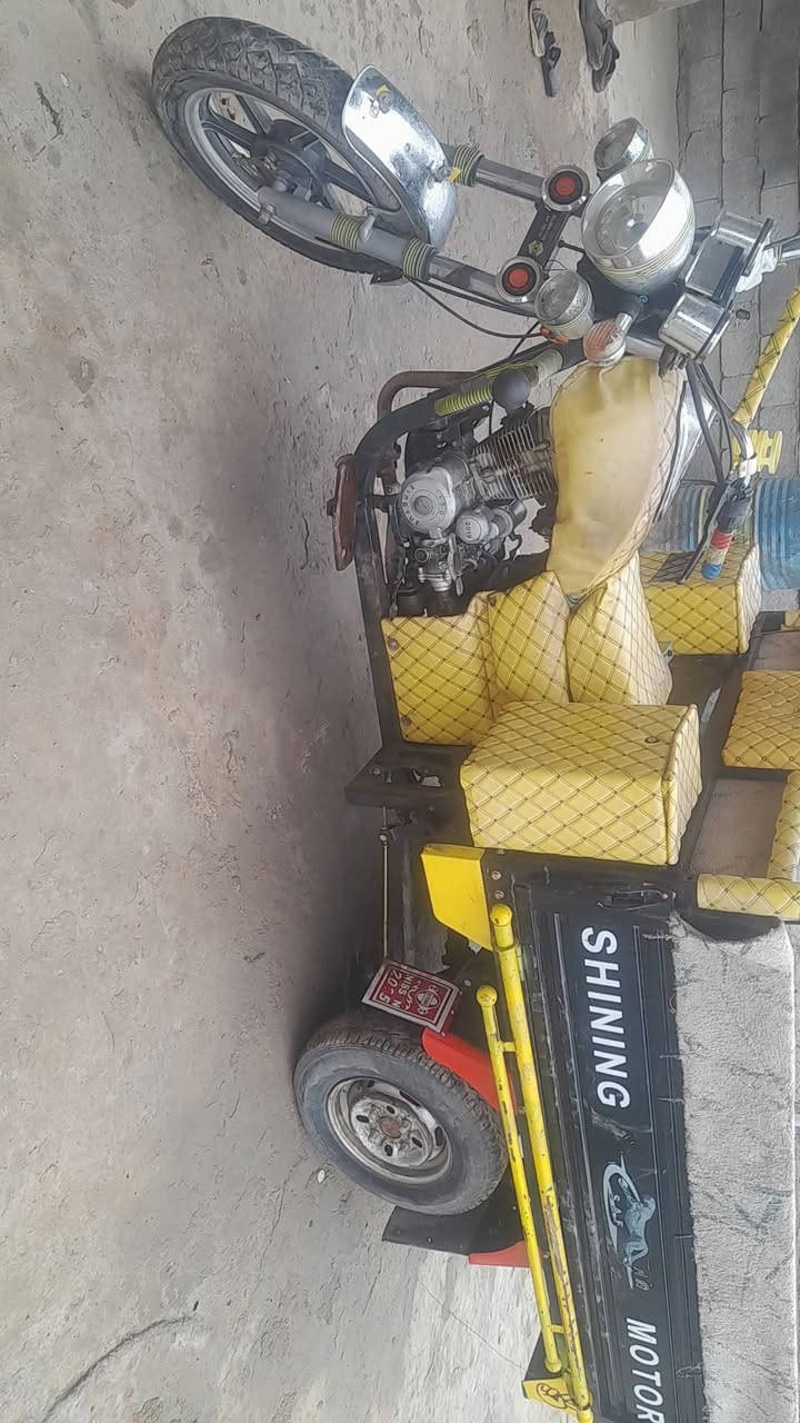 للبيع موديل ١٩ اوراق كاملة شمالية سعرهة مليون و٥٠٠ وبيها مجال شراي اتصل ***********
