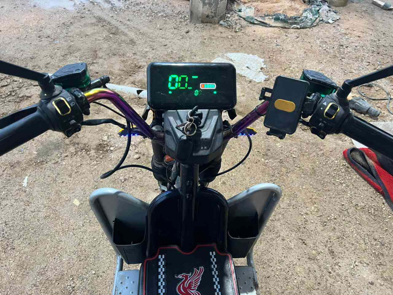 سلام عليكم دراجة شحن للبيع موديل 2025نوع جبلي من شركة WINLEE واينلي الاصلي 6 بطاريات 32 امبير على الفحص الملف 2500 سماعة بلوتوث نضام البارك(p) السعر 650 وبي مجال للطيبين رقم الهاتف...***********
