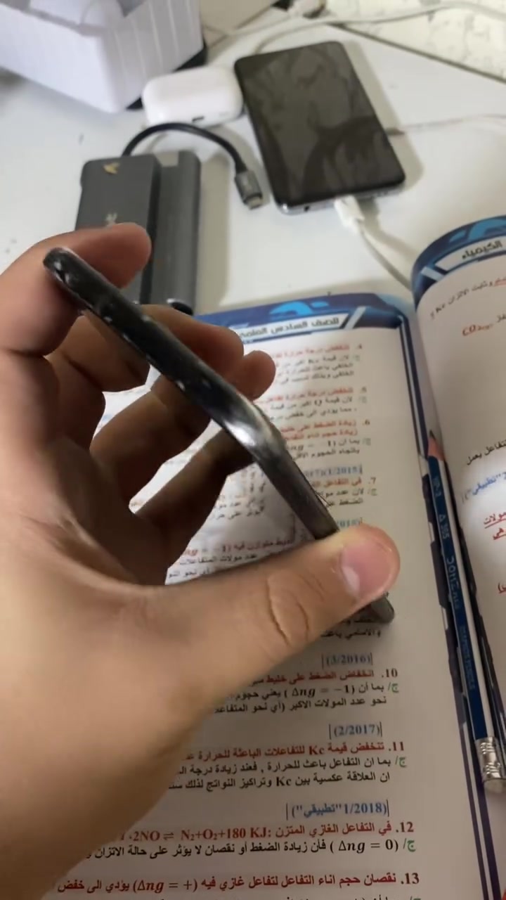 جهاز نوت ١٠ لايت شاشته مكسورة لا تعمل جهاز متروك صارله فتره كارتونه ويا مساحه ١٢٨ قيقا ظهر طايح تواصل واتس *********** للاستفسار
