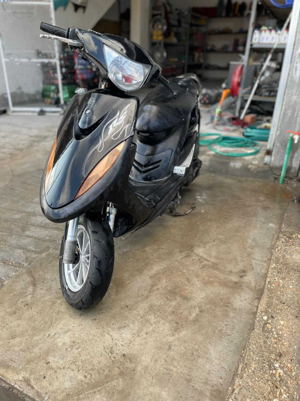 سلام عليكم
للبيع ماكس عدله 
دراجه بلاديه ختم واحد ويه الداخل والمكينه
مكينه مامفتوحه 
1بك لايت شفاف اصلي 
2صدر ار بي ام اصلي 
2كلج خلفي رياضي اصلي 
3صالنصه اف ام مو ستيل 
4ويل مشيف
مكان كربلاء حي العباس سعر 950وبيه مجال وهذاك رقمي ***********
