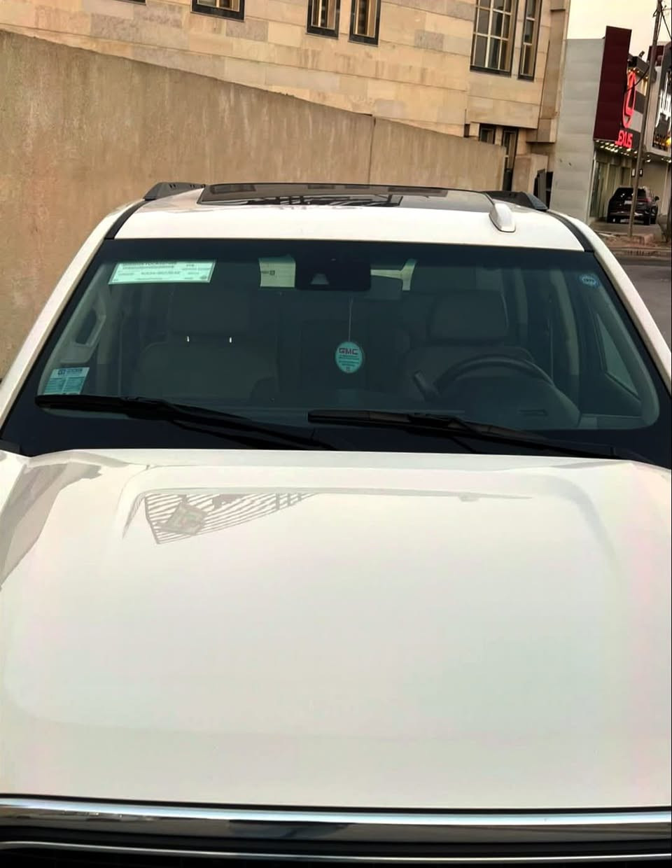 السلام عليكم جي ام سي  يوكن 2015
خليجي وكالة المنصور كفاله عامه 
رقم شمالي جديد تريد وكاله تحويل بلشرط 
فول مواصفات واحد ع واحد SLT
محرك 5300 كفاله ما مفتوح 
ماشيه 113 KM
العنوان البصره 
السعر 335 
رقم الموبايل ***********
