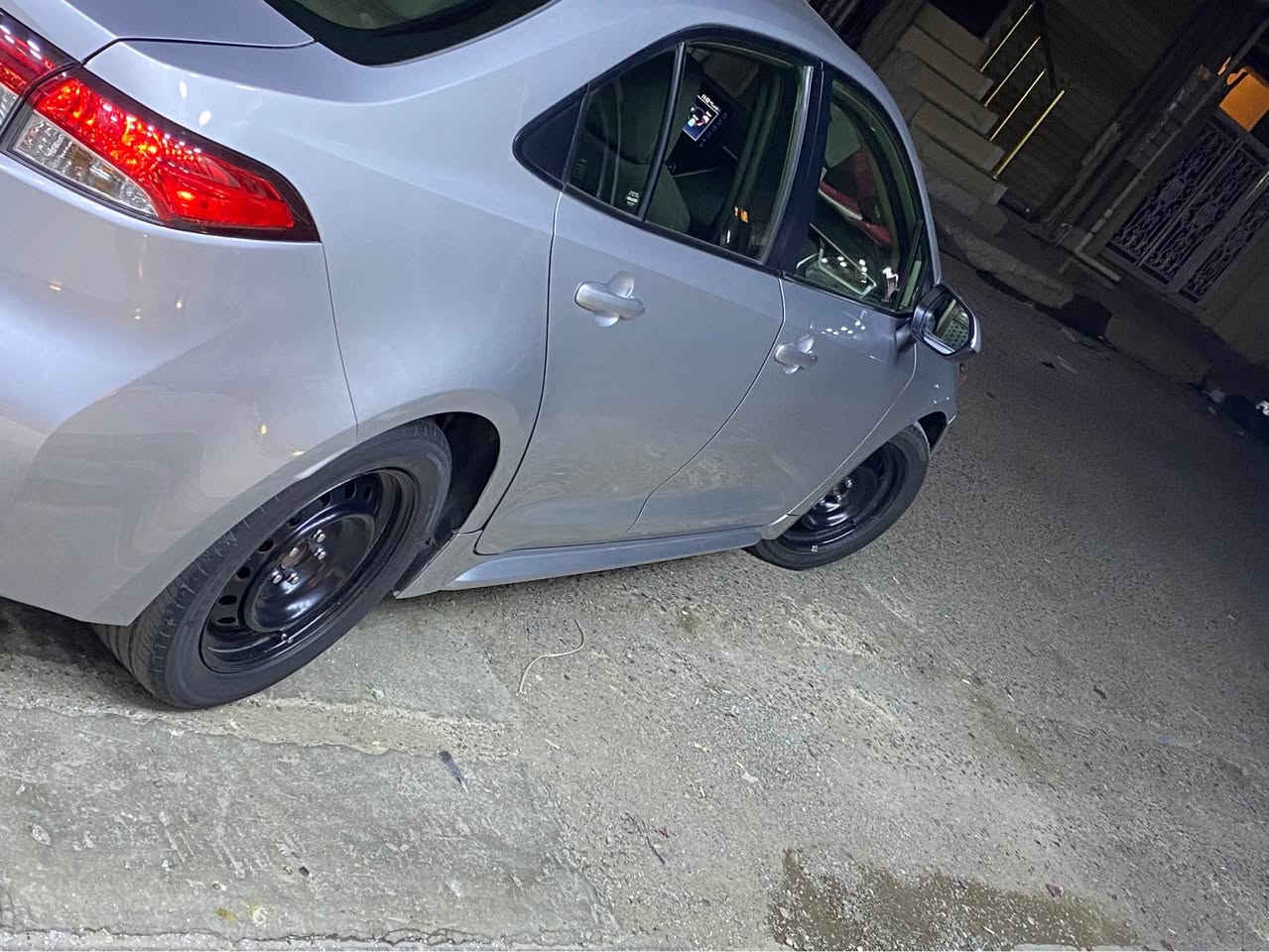 سلام عليكم كورله هايبرد كندي للبيع 
موصفات بصمه
بيبان اثانين بصمه
ليتات دبل عدسه LED
ردار قياده علىً مسار +ردار بريك +ردار قياده ثلجيه+ردار مسار+ ردار قياده ذاتيه +حسسات جانبيه للسياره مال استيرات
٣ نضام مود بيها ECO+سبورت+PWR
نضامين هايبرد EV MODE + EV ECO
صندوق بصمه اهويه موصفات بيها بعد 
تشغيل عن بعد 
السياره كندي LE محسن بدون سلايت محرك ١٨ يعني ١٨٠٠ المرغوبه ضررها السياره من كدام البونيد امبدل بلادي او ٤ قطع راش امريكا بيها بدون دواخل 
ضربتها كولش خفيفه السياره راديتر او دعاميه او ليتات او ردارة كولها بلادي مالتها يعني مامبدلت
موديل 2022 بيع او مراوس 
*********** كركوك, العراق
