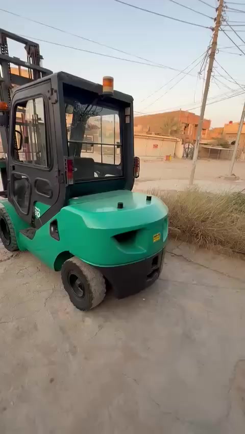 السلام عليكم رافعه شوكية
نوع كوماتسو 
3طن 
شوكيه نضيفه جدا امام عينكم 
***********
