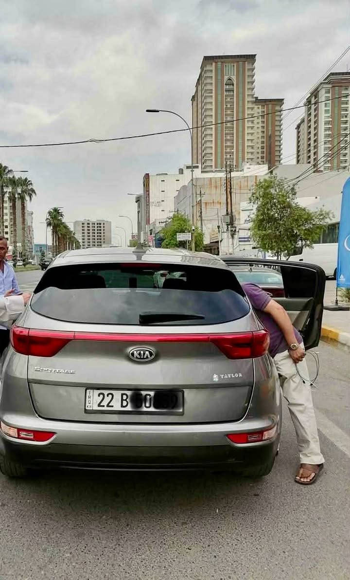 السلام عليكم كيا سبورتج موديل ٢٠١٨ رقم اربيل انكليزي تحويل مباشر مكينه٢٤٠٠ تخم تاير ويل كب تحكم ستيرا اربع جهات دبل كير عادي اوتماتيك كشنات مخمل لايت زنون مسجل شاشا كامره خلفيه دواره وارد امريكي حادث جاملغ وبنيد وباب سايق سياره بيهه ٤. قطع. صبغ صدرهه بالجيس 
مكينه كير صدر جدد تبريد منقص.غاز مراوس شعندك نزل السعر ١٤٠ وبيهه مجال مكاني بغداد وهذا رقمي للأستفسار *********** ابو العز
