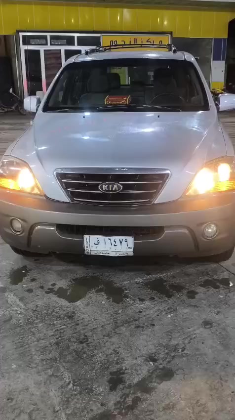 سلام عليكم سيارة سورنتو 2007 خليجي مكفوله من ضربه والعيب الشرعي مصبوغه جماليه صار 15 يوم اثر جرادمكينه وكيرمكفولات حداديه تخم تاير  مع السبير تبريد تدفىه شغال بيع ومراوس سعر85 مكان بصرة جبيله ***********
