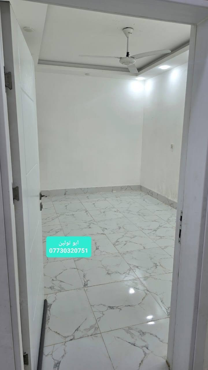 ✔️ عرض جديد
🏠 بيت للبيع في خانقين
♦️ حي موظفين 
♦️ طابو صرف
♦️ ۱۲٥م طابقين واجهة ٦ وربع
⬅️ طابق اول / صحيات خارجية وكراج للسيارة و مطبخ مفتوح علی الصالة واستقبال وغرفة نوم وصحيات منعزلة ودرج داخلي
⬅️ طابق ثاني / غرفة نوم و صاله وصحيات عزل و كذلك استقبال وغرفة او تكدر تسوي غرفتين كذلك بالكونة مطله علی الشارع الرئيسي ..
♦️ موقع البیت حلو وقريب من شارع الرئيسي المٶدي الی باخجة خوشي والبیت فوول مواصفات مثل ما بالصور واضحة وفيها بئر ارتوازي وخط مولد والواجهه مميزة استروبول وسقوف مغربية بيت كاامل ..
♦️ مع البیت / كاونتر والمغاسل وسبالت عدد ۲ تانكي ماء وسخان ..
♦️ سعر البیت / ۷٥ مليون وبي مجال ..
تحويل مباشر ..
♦️ للمعاينة والشراء / *********** خناقين, ديالى
