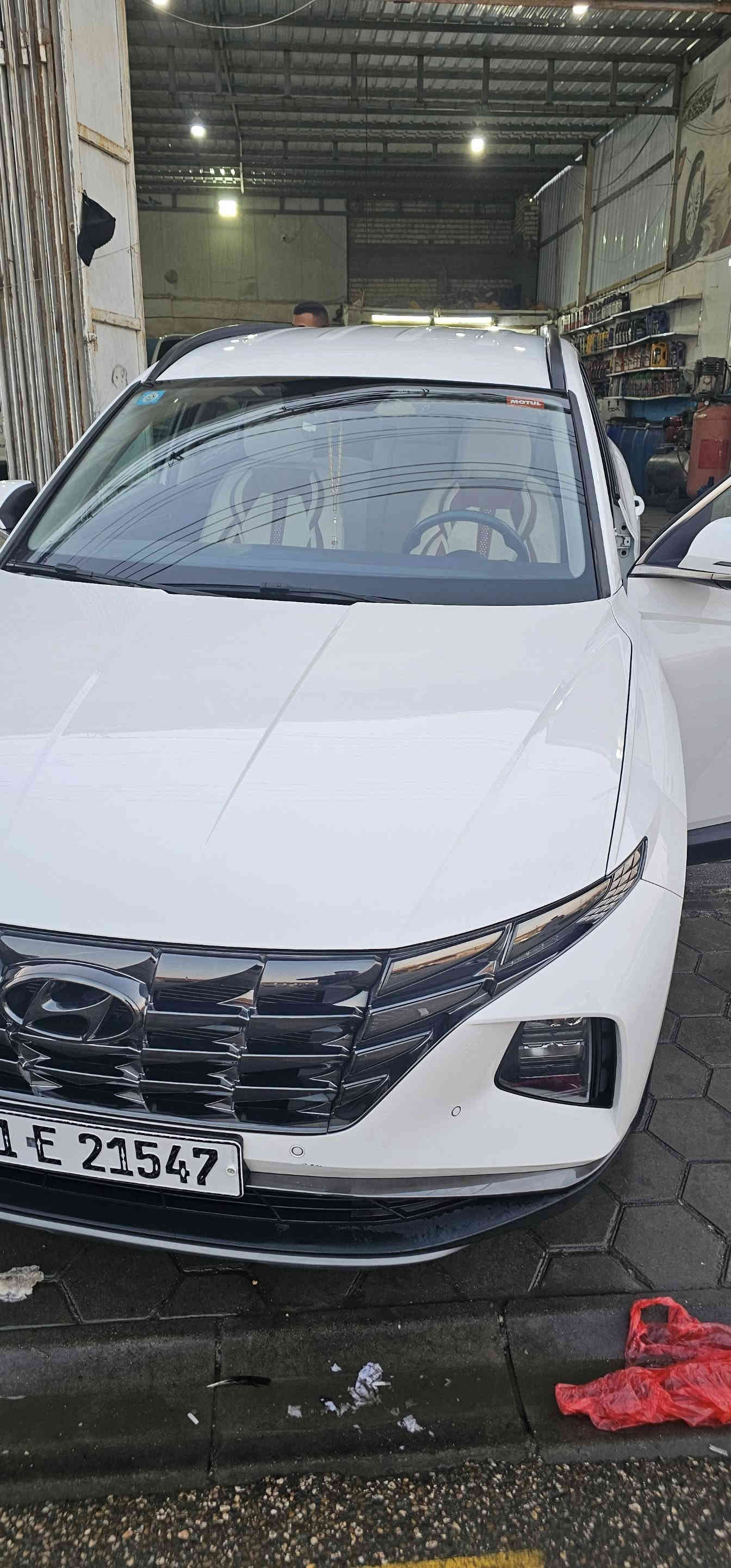 توسان خليجي 2024 كفالة عامة رقم بغداد بأسمي
تبريد قطعتين تحكم ستيرن كروس سرعة بردات خلفية حساسات امامي خلفي كاميرا خلفية 
السيارة ماشية 13 الف قابل للزيادة 
السعر 227 ورقة 
مكان السيارة نجف 
مكلف بالنشر فقط
الشراي يتصل ***********
