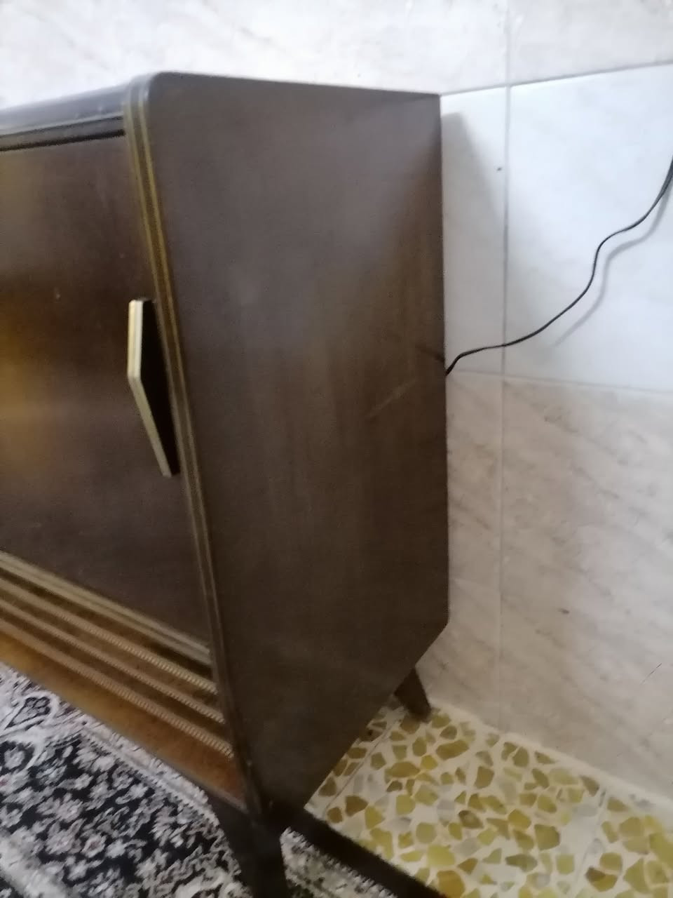 السلام عليكم ورحمة الله وبركاته جبنالكم تحفه فنيه من اندر النوادر راديو الماني صالون لمبات راديو وا كرام النظافه جدن عاليه شرط الشغل شرط النظافه كامل ما بي أي نقص او عيب للبيع السعر خاص مكان موصل يوجد توصيل كافه محافظة العراق وهذا رقمي *********** موجود واتساب علا هذا الرقم
