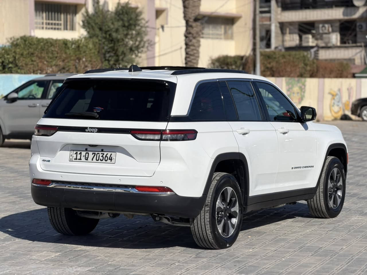 ياالله
السلام عليكم جيب كراند شيروكي 4XE 2024 وارد امريكي
Jeep Grand Cherokee 4Xe 2024 2.0L
حجم المكينه : 2000  تيربو + هايبرد + بلك ان 

المسافة المقطوعة : 20  الف ميل

الضرر :سرقه بيبان جاملغات بنيد صندوك وشاد بيبان جاملغات بنيد صندوك نفس الون بدون حادث بدون صبغ مكفوله من الحادث 

          حالة الايرباك : سليم مطاك ولا ايرباك

#مواصفاتها

1.شاشه 

2.بصمه

3. تشغيل عن بعد

4.دمام خلفي

5.كشنات جلد

6.كشن السايق ميمري

7.كشنات كهرباء

8.صندوك كهرباء

9.حساسات خلفيه

10. قطع تبريد 

11.اشاير بالمري

12.رادار امامي

13.رادارات 360

14.ثلاث وضعيات قياده

15. بنوراما فتحتين

16. كير ماوس

17. نظام منحدرات

18. هيترات بالكشنات 

19.ويل كب كروم

20.لايتات لد

21.بكلايت لد

22.كشافات

23.بصمة ابواب

فول مواصفات 1/1 جاهزه مرقم بغداد تحويل ثاني يوم

#السعر : الطلب في التعليقات سيأتي إليك مباشرة 

تفاصيل اكثر هذا رقمي *********** تحياتي 

مكاني بغداد حي الجامعه
