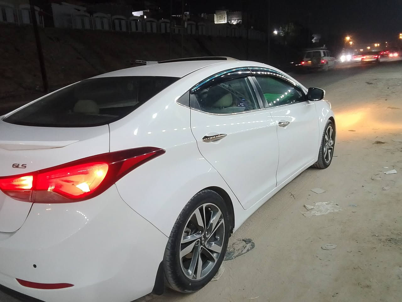 السلام عليكم ورحمه الله وبركاته شباب النترا موديل 2015 فول واحد على واحد
بيه  صبغ قطعتين GLS خليجي  فتحه بالسقف  بصمه أشاير بالمري  شاشه تحكم ستيرن غرفه بالنايلون حداديه جديده قبل اسبوع سويتها   محرك السياره  1800 خير من الله ويل كروم رقم السياره نجف بسم خالي سنويه لل 2029 السعر 127 وبيها مجال *********** للاستفسار متواجد على الوتساب
