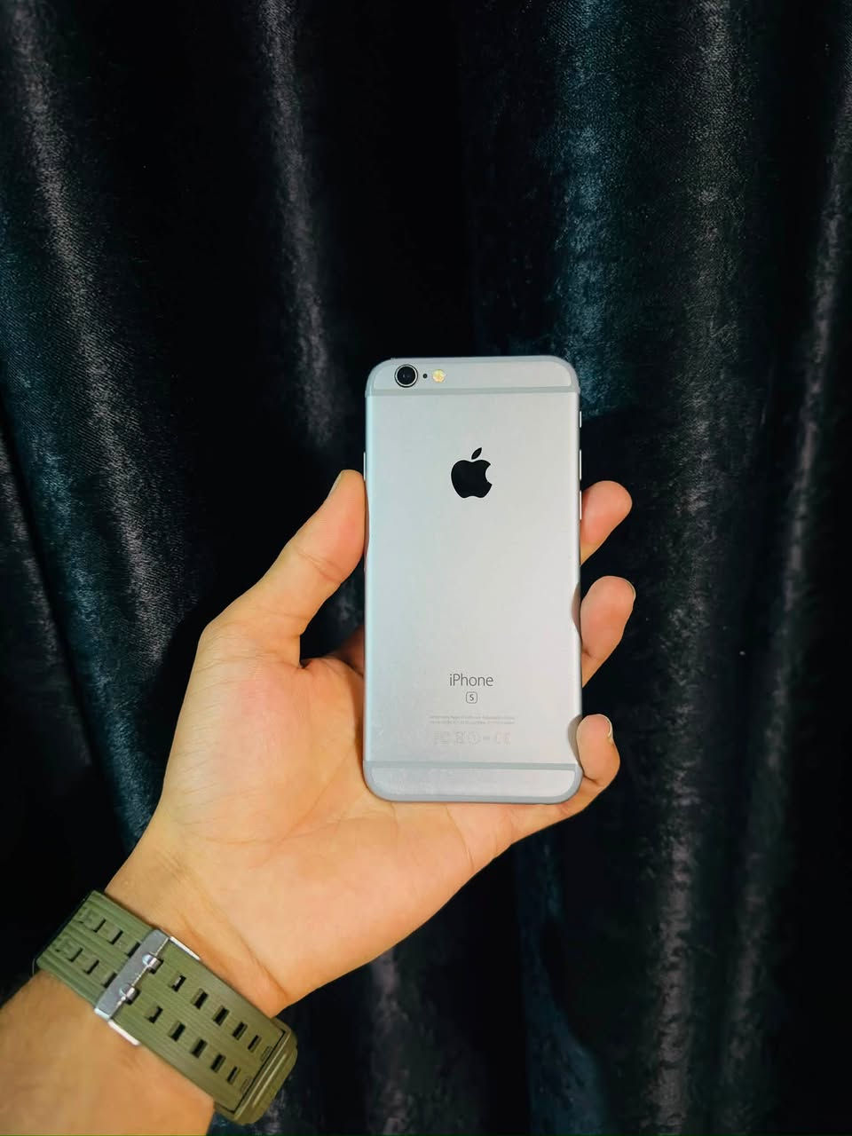 ايفون 6S 
جهاز كله علا وضع الشركه 
سيمكارت صوت كامرات كله بل شرط 
بطاريته 80 جهاز ما يصرف شحن 
سعر 45
***********
