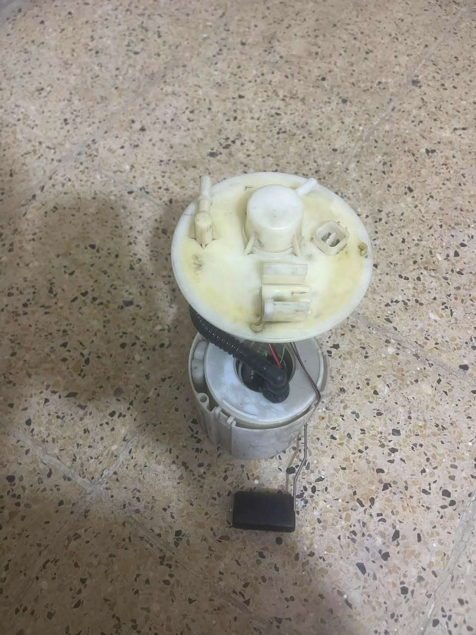 عبوة بانزين اكسنت مضلع للبيع ب٤٠ بيها فيت بم
***********
