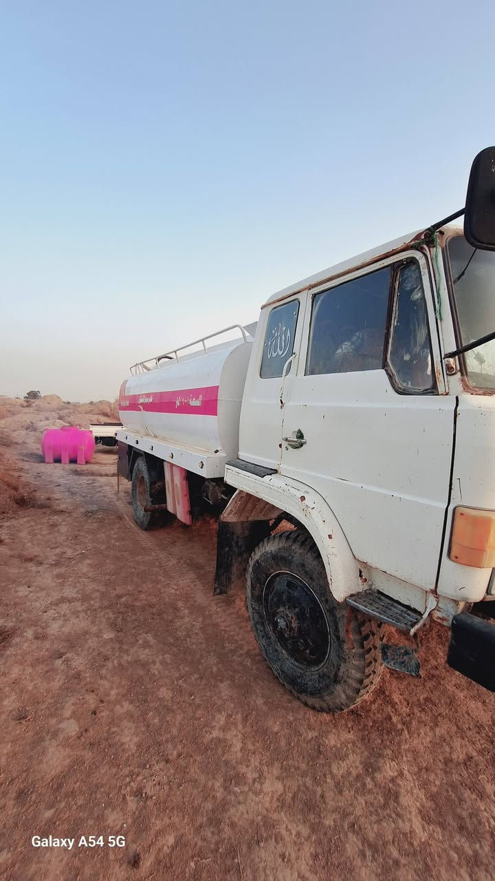 السلام عليكم
تنكر هينو للبيع موديل 86
مكفول كفاله عامه. حموله 9ألف 
تخم تاير.  تحويل مباشر 
المكان بابل الشوملي لاتصال ***********
