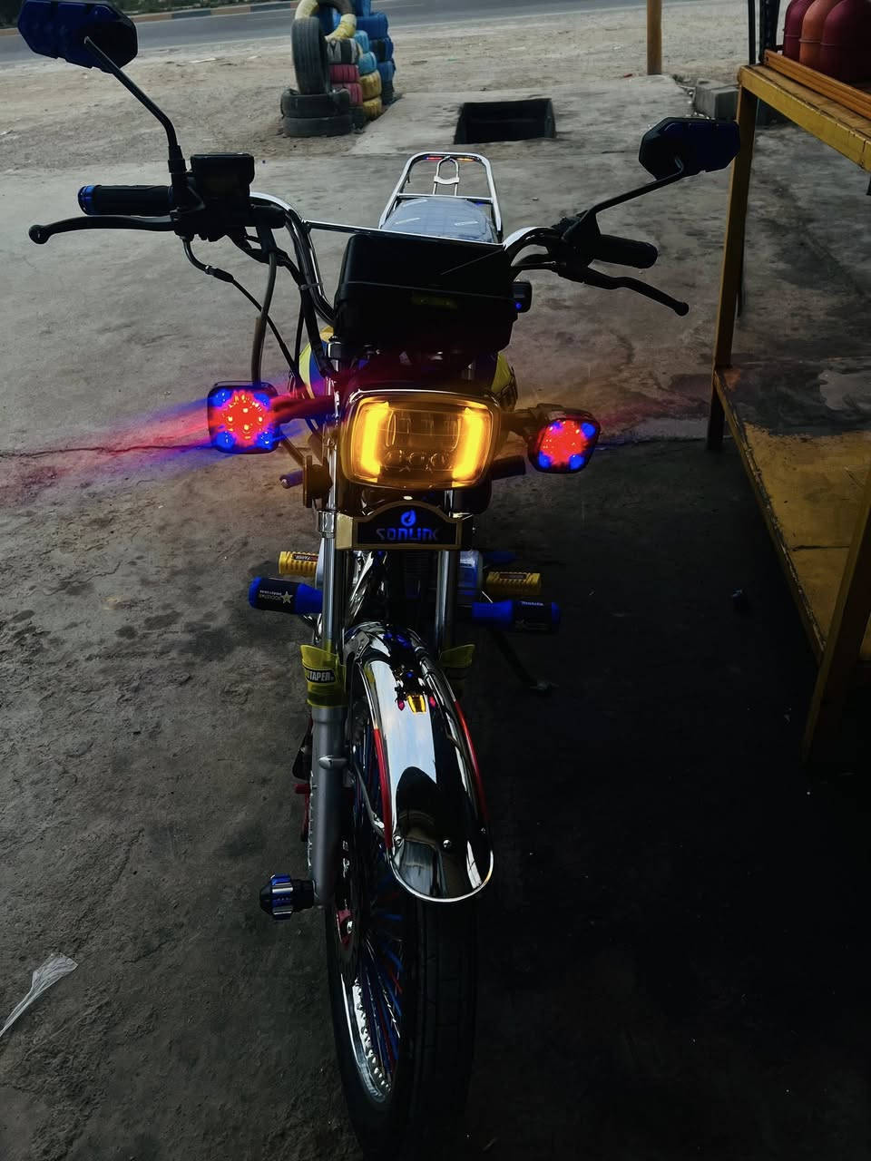 سلام عليكم ورحمة الله وبركاته
دراجه دايكر موديل  2024 اوراق للبيع او مواوس. بسفان
مقفوله كفاله عامه
جاهزه من كلشي مجنبزه وكامله كلشي ما تذب عليها مجتل دراجه جديده للشط شارع لعام 

*********** 
س 700 وبيها مجال
