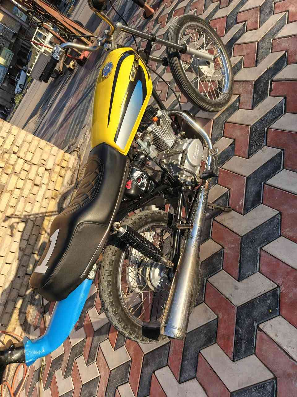 عادت نشر بسبب لوعود لكاذبه سلام عليكم دراجه تعميره جديدة سيجي 
ما مفتوح بيها برغي كلك ٦٥٠وبيها مجال قليل***********
