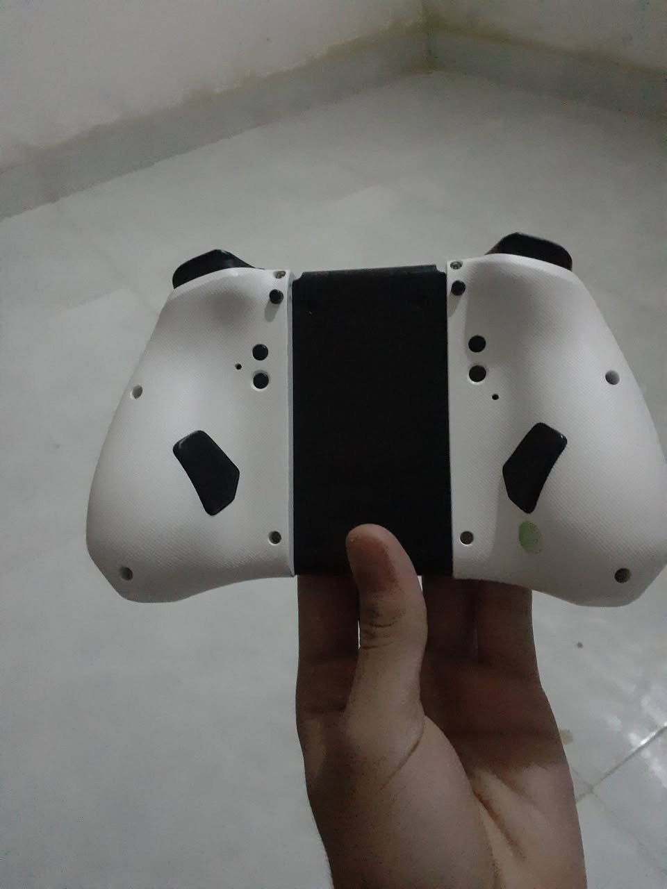 يد تحكم LinYuvo Wireless Joypad
مشتراة من أمازون.
نظيفة جدًا وحالتها ممتازة.
شغالة 100% بدون مشاكل.
متوافقة مع Nintendo Switch / OLED.
جميع الأزرار والأنالوكات تعمل بشكل طبيعي.
استخدام خفيف ومع العلب 
السعر 8000


**إذا كنت صاحب هذا الإعلان وتريد حذفه لأي سبب، رجاءا أرسل رسالة إلى الدعم الفني**