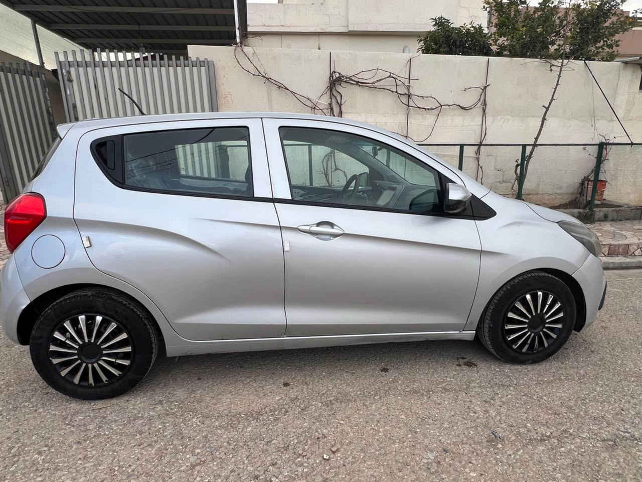 سپاڕک ٢٠١٧
١پارچە سبوغبئ لێدران 
گێر مەکینە تەبرید هەمو گیانی بەشەرت
سەنەوی تا ٢٠٢٩نوێیە هەزەی نوێیە 
یەک دینار مەسروفی تیانیە
نرخی ٨٥وەرەقە
*********** أربيل, العراق
