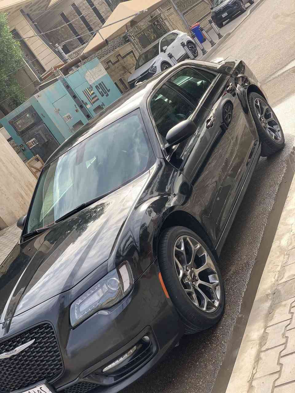 إوباما موديل 15 أصل رقم ذي قار مشروع وطني بسمي مداور ثاني يوم
وارد كندي داخله كلين بلعراق صار بيه تبديل جاملغ  +صبغ جاملغ خلفي فقط باقي كفاله سيارا بدون حادث بدون ايرباك    تو ويل 
جلد تدفئه 
هيتر بلمري 
بجم عريض S
منظومة زنون
تشغيل عن بعد
شاشه محدثه SRT
ويل 20
تخم تاير جديد
حداده 100/100
مكينه كير كفاله 
سيارا عليه ادامه كامله ماتصرف عليه دينار مامشتغله خط سعر 185وبيه مجال مكاني بصرا رقم موبايل /***********
