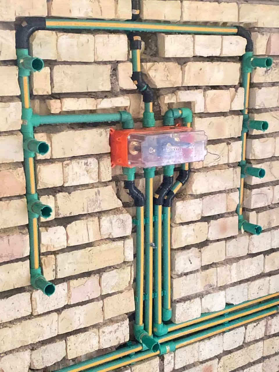 السلام عليكم اخوكم خلفة صحيات وتاسيسات عامة حفر ابيات وربط مجاري رئيسي تاسيس منازل نظام كلاسيك وحديث حسب الطلب العنوان بغداد رقمي ***********
