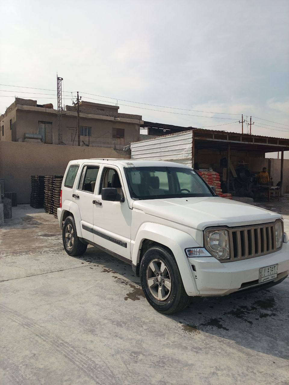 سلام وعليكم البيع جيب 2008 لبرتي صبغ عام اثر طخطخات وجماليه الرقم واسط شبه ميز تحويل ثاني يوم السعر وباقي تفاصيل تصال على رقم ***********
