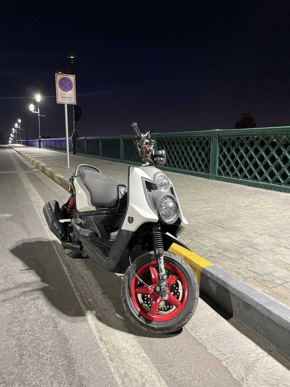 السلام عليكم دراجة للبيع سكنس جبلي موديل 2013 بيهه ستيرن رياضي كرزي وكلجات رياضيه بلاديه وممشاها 20000km مكفوله كفاله عامه السعر 1200 وبيه مجال بسيط الرقم ***********
