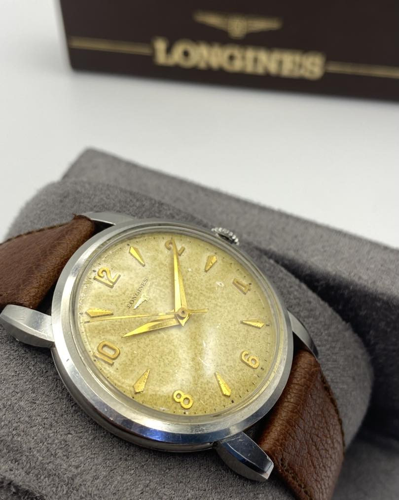 LONGINES 
مُعتقة 
نصب تكويك 
قطر ٣٥ 
السير و البوك مستبدل 
بالعلبة الاصلية


**إذا كنت صاحب هذا الإعلان وتريد حذفه لأي سبب، رجاءا أرسل رسالة إلى الدعم الفني**