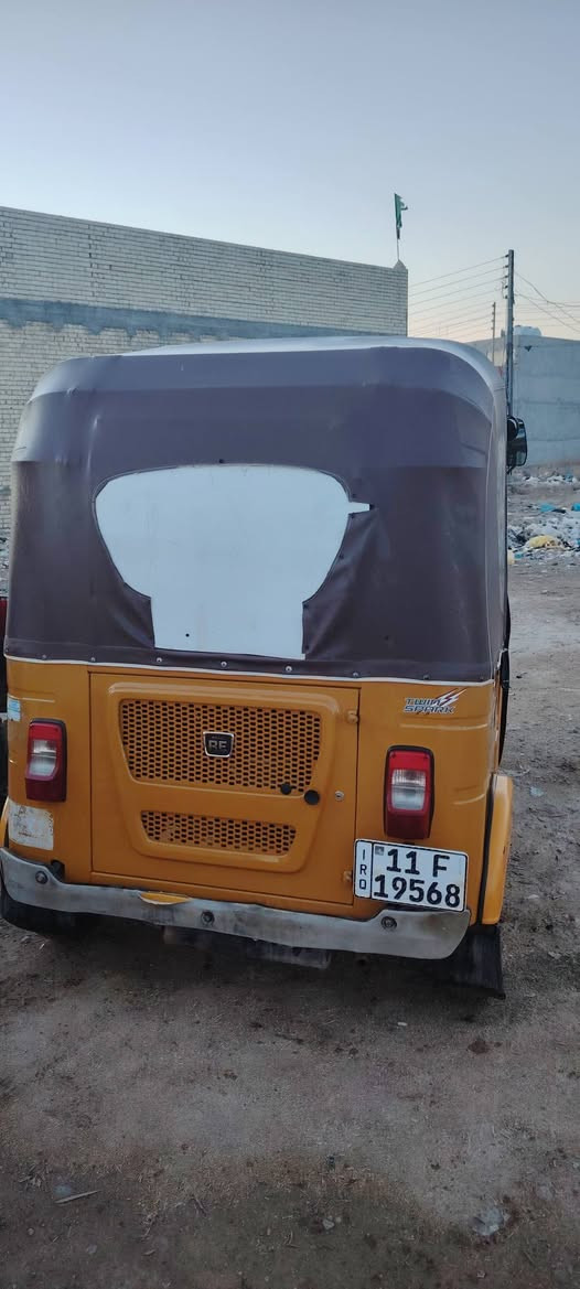 سلام عليكم
تكتك للبيع 21 وجبه الأولى بس بل سنويه تقره موديل 20
تكتك خير من الله  كبل للشارع مكاني بغداد الحسينيه ***********
