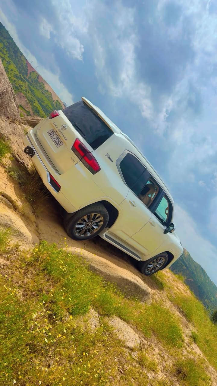 🚙🔥 Toyota Land Cruiser – وكالة SAS.  موديل2022

الفخامة والقوة بأسطورة اللاندكروزر 👑💪

✔️ فئة VX فول مواصفات
✔️ محرك 3500 
✔️ ماشية 88
كم
✔️ وكالة SAS
✔️ مكفولة كفالة عامة
✔️ أداء جبار وراحة استثنائية

✨ سيارة تجمع بين الهيبة، التكنولوجيا والقوة 
النجف *********** 

فقط بي دي ار ثلاث أصابع بالجاملغ الخلف السايق مثل الزلغ
سنويه باسمي شخصيا
السعر 61الف 610 ورقه قفل
