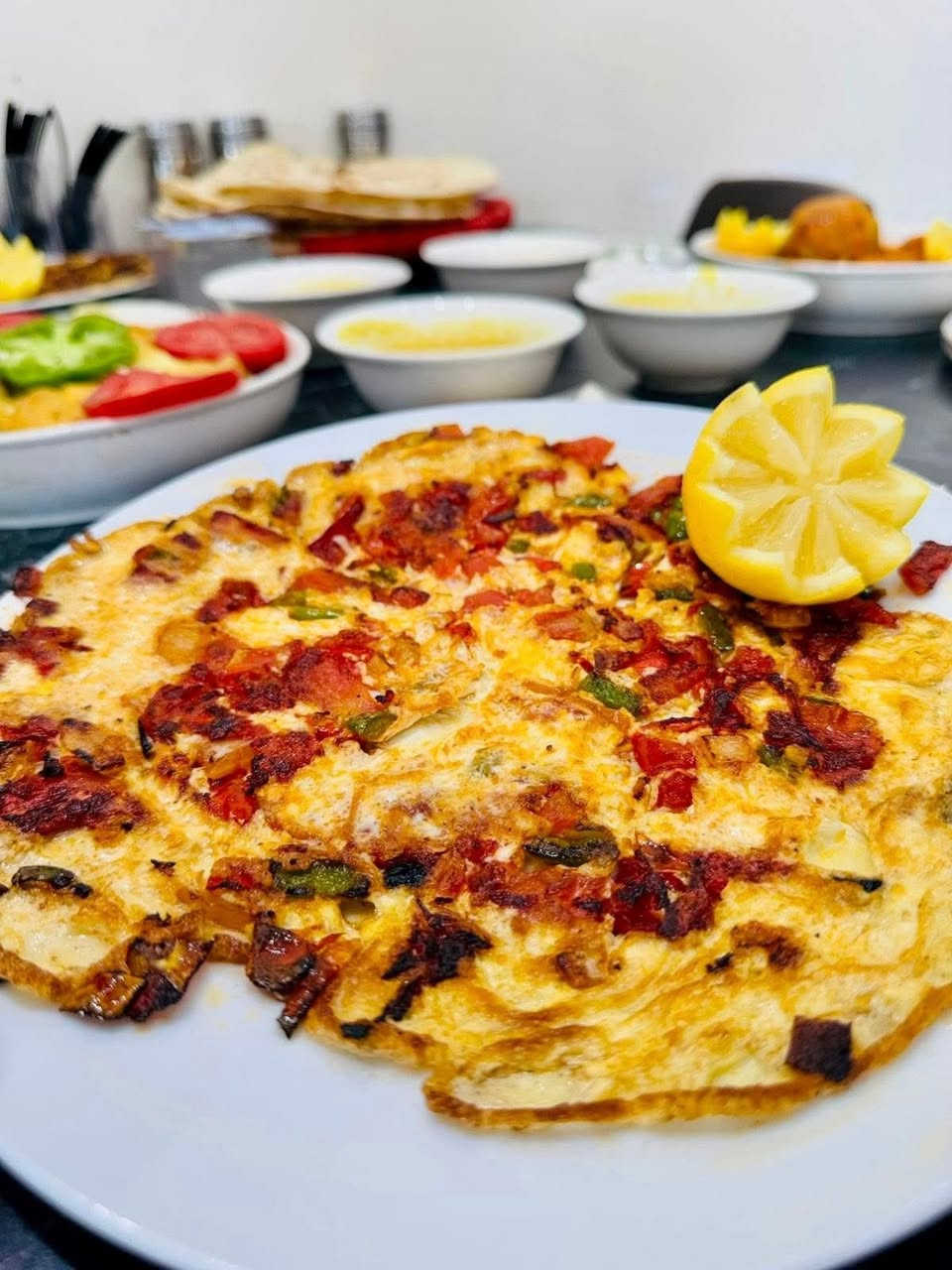 بمناسبه حلول شهر رمضان المبارك

مطعم حلوم مفتوح خلال شهر رمضان المبارك

فطور وسحور من الساعه الرابعه مساء إلى الرابعه صباحا

العنوان العروبه مقابل اللجان الطبيه مجاور غيث الكرخي للتبريد

خدمه التوصيل المجاني خلال شهر رمضان المبارك للحجز الاتصال

***********

***********
