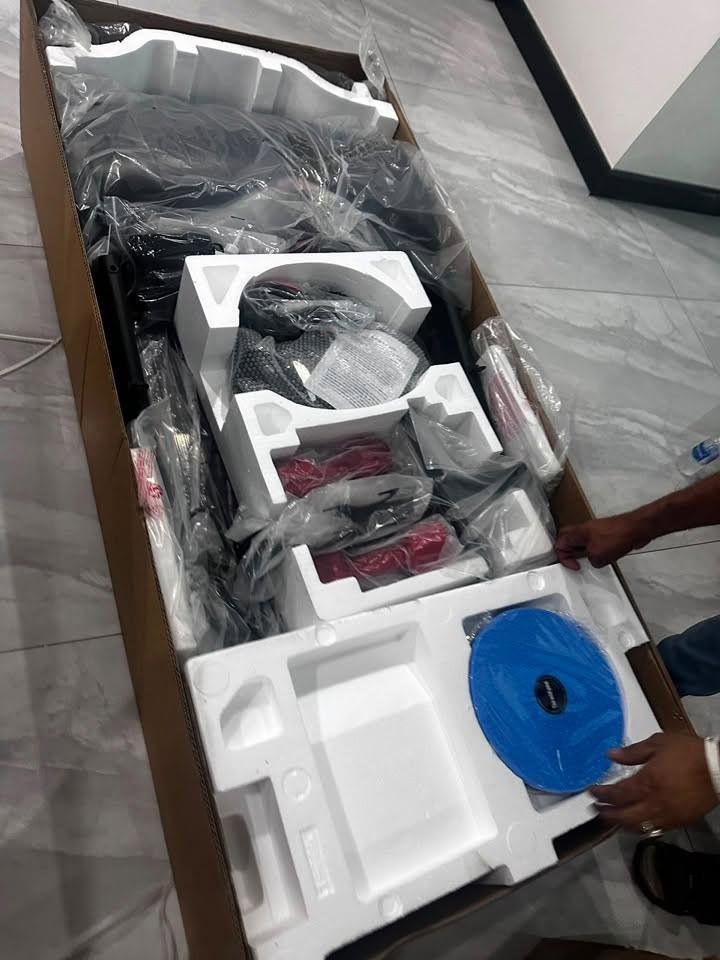 للبيع جهاز جري جبلي دبل ماطور مستعمل قليل جدا شهرين  فقط بسعر 350 الف قفل
يتحمل وزن 140kg من ماركة N.M SPORT قابل للطي 
 بسرعة من 0.8 الى 14.8 km/hr 

ملحقات الجهاز:
-شاشة LCD مع برامج تدريب
-AUX & USB 
-جهاز مساج وقرص
 
***********
