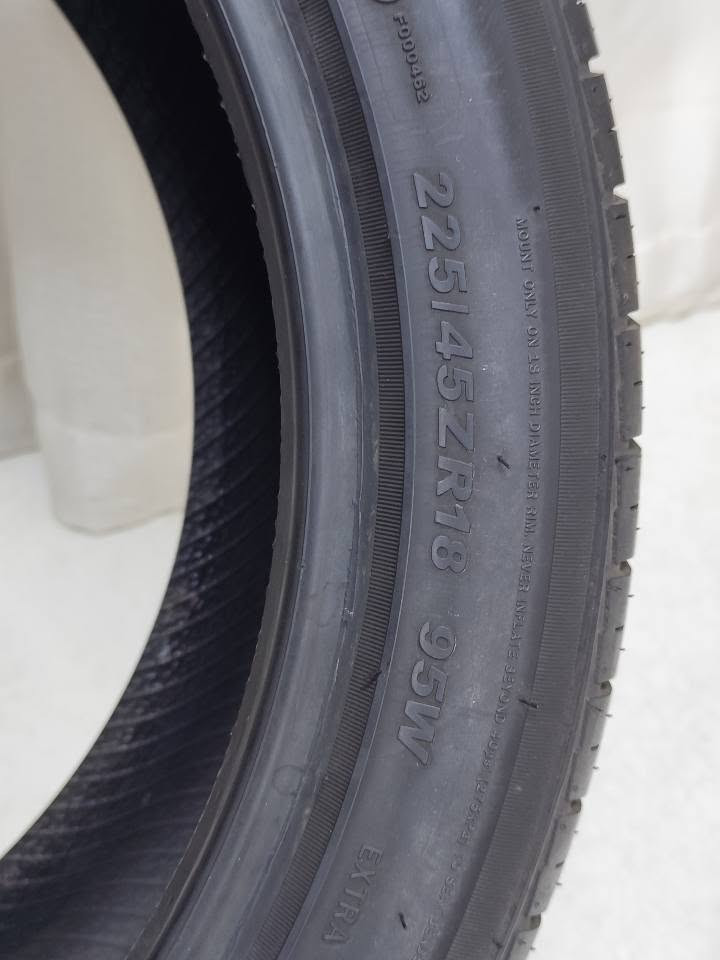 السعر 35
الحجم 225/45ZR18/95W
هاتف ***********
كربلاء كربلاء, العراق
