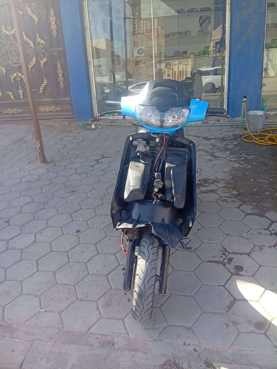 سلام عليكم ورحمه فراشه للبيع محرك مفتوح ملاح فول دراجه فول حلوه دراجه فحل  محركها ناعم حلو شراي تعال خاص او اتصل ***********مكاني نجف حي الوفاء
