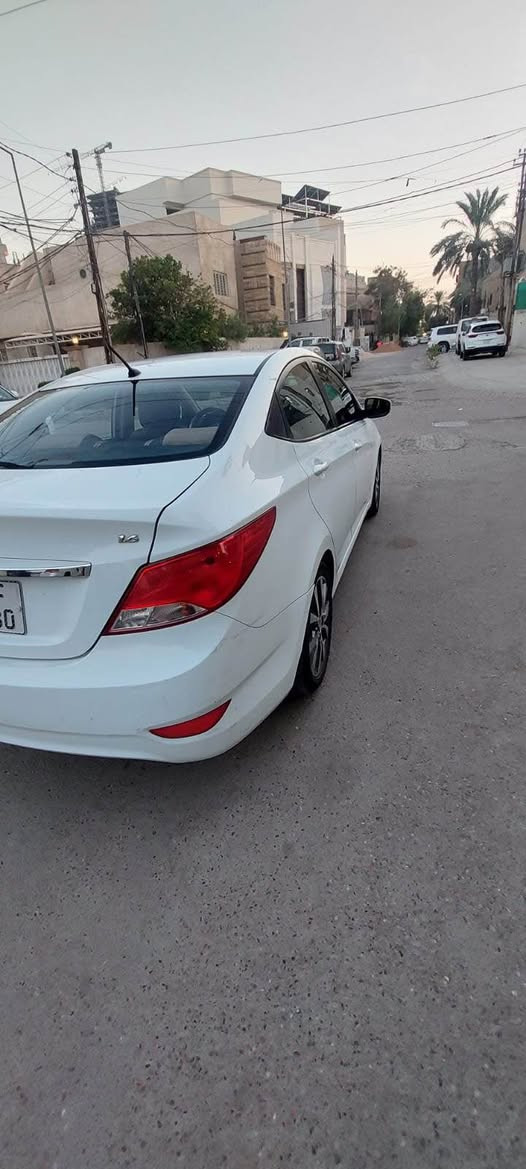 اكسنت موديل 17 رقم بغداد انكليزي 
محرك 1600
ماشية 45 ونص
فول مواصفات
شاشه (كار بلي ) 
اللايتات والبلوجكتر كله زنون 
تبريدهه ثلج  سونرها موجود
استخدام شخصي باسمي وجديده بمعنى الكلمه السعر 112 وبيهه مجال بسيط 

*********** بغداد, العراق
