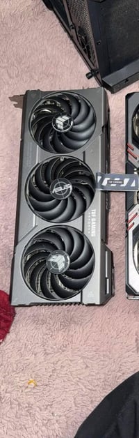 أسوس TUF • RX 7800 XT • مكسور السرعة