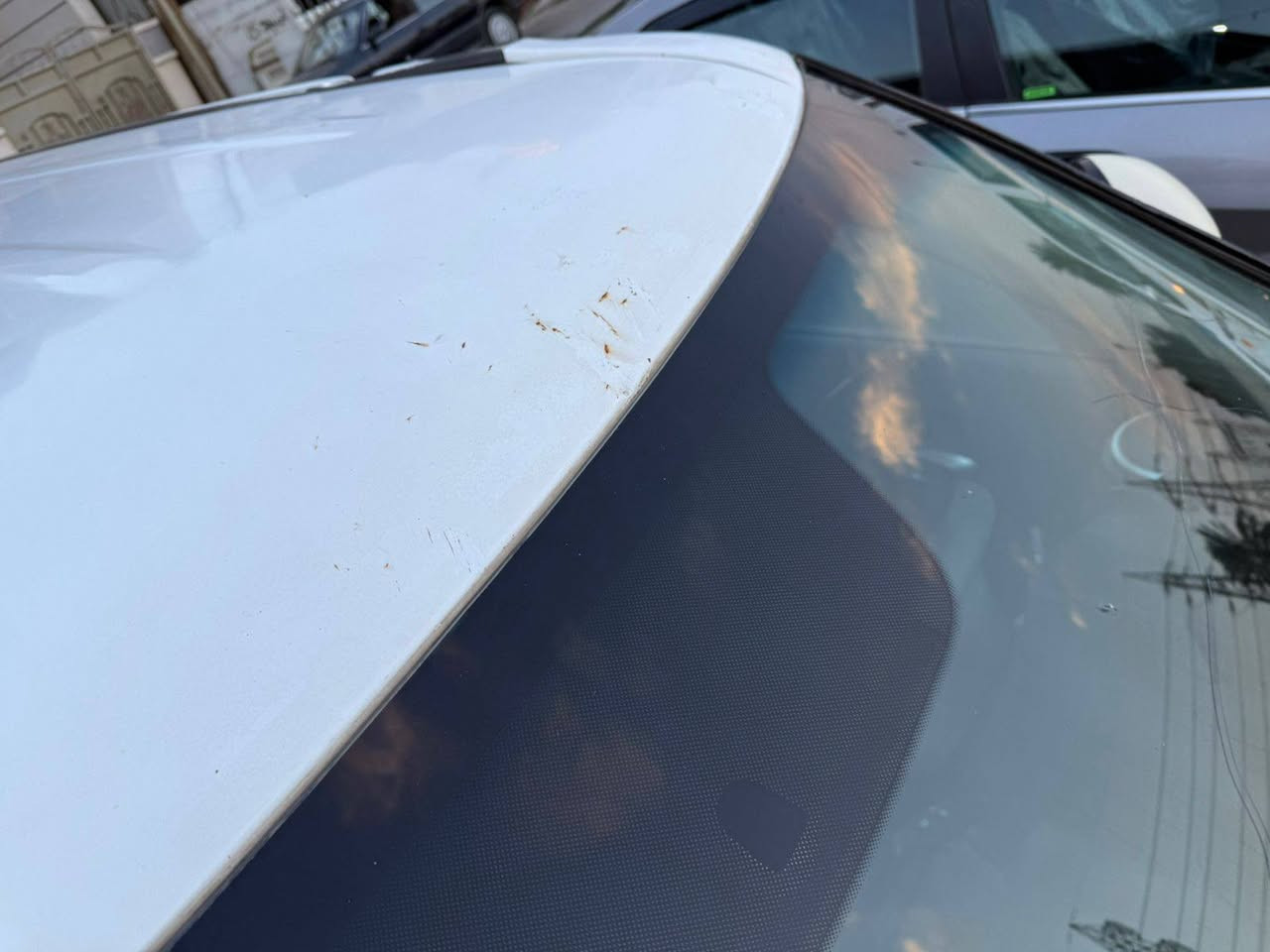 سلام عليكم 
كيه صول مديل 16 
سياره بيه بارد بل كصه وبيه قطعتين. صبغ 
مكينه 2000 رقم بغداد سعر 100 شده 
***********
