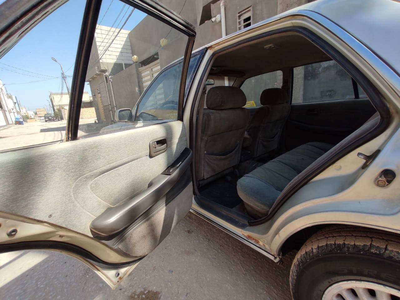 سلام عليكم مارك كربلائي 1994رقم انكليزي بسمي نجف جارده مكفوله من الظربه وصبغ بس جارده كهربائية كله على البلاد تبريد ثلج تخم تاير جديد حداديه المام جديده الوره بس دبلات تريد السعر 58وبيه مجال حك الجيه *********** سيد علي
