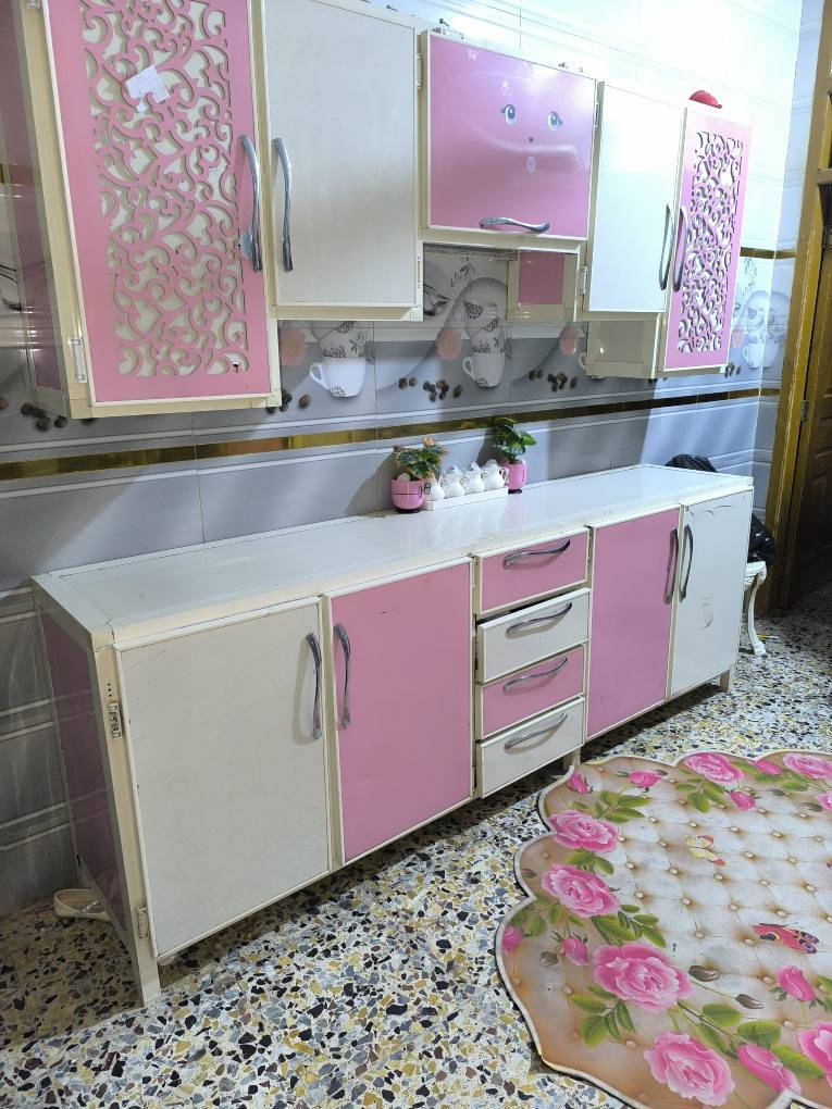 ديوان عشر مقاعد تسكام السعر 475
كاونتر بي اضرار بسيطه ب500
مكانهن حله رقم *********** حلة, بابل
