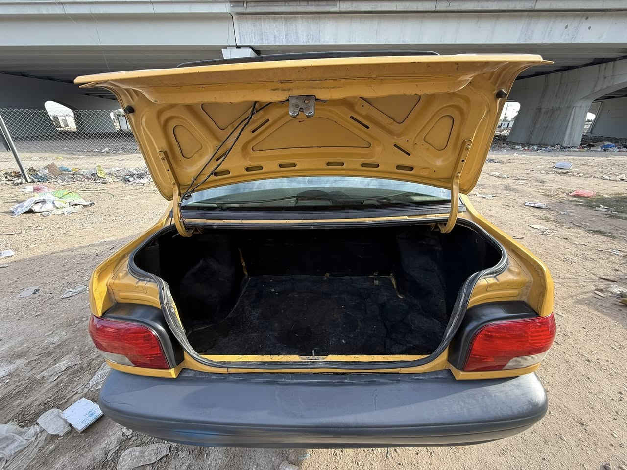 السلام عليكم
سايبا موديل 2015 .
السيارة بيها كير ومحرك كيا برايد كوري 
محرك جديد وكير لا تنقيص ولا تبخير 
منظومة تبريد كلها جديدة هذا الصيف شادها وكلها كوري 
كهربائيات سيارة كلها شغالة مابيها اي نقص 
تخم تاير جديد بيها
باتري جديد وضمانة سنة وبعده بالضمان 
صدر كله جديد مبدلة 
مصفرة من الهيئة والغرامات 
رقم بغداد سنوية بأسمي 
السعر 40 غير متواجد على الفيس الاتصال على الرقم 
***********
