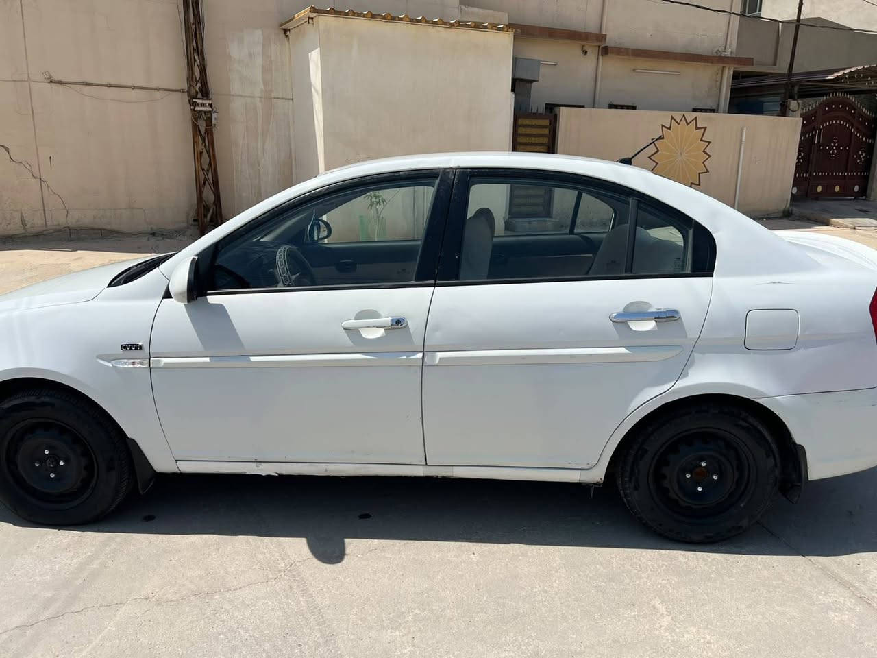 سلام عليكم اكسنت للبيع موديل ٢٠٠٨ هزة براد و سنويا جديد رقم اربيل دفتر بانزين بيها اربع باب فقط صبغ بدون اي حادث ٤ تايرات جديد شرط التحويل سنويا باسمي السعر 85 وبيها اشوية مجال للاستفسار رقم موبايل *********** عنوان كركوك
