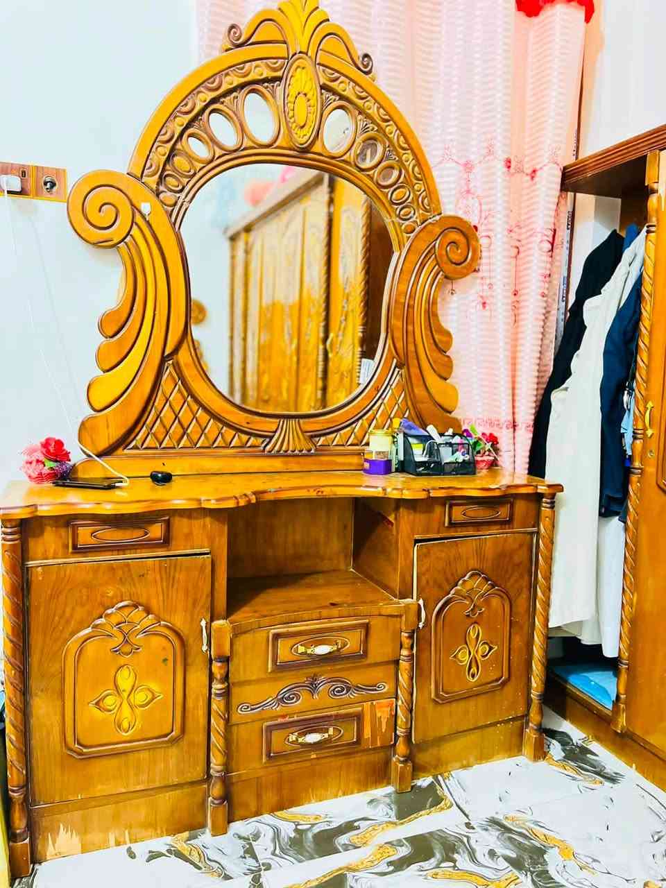 غرفة نوم خشب عراقي صاج مستعمل نظيفة كلش ب٣٠٠
واتساب 
***********
