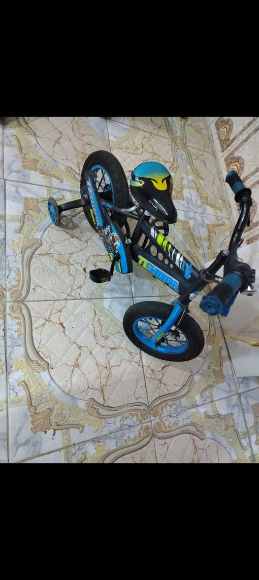 السلام عليكم أغراض للبيع
الاقفاص الحديد ثنينهن ب ١٠
القفص الخشب الكبير + محتوياته ب ٢٠ 
بيسكل يكفي لحد عمر ٧ سنوات ب ٢٠
ثلاجه  ب ٣٠٠ وبيه مجال كبيره كلش حجم ٢٦ مداخله تصليح شرط  الفحص
ميز تواليت تزكام شغل عماره ب ٤٠
سرير نفرين تزكام شغل عماره  ب ٣٥
لوحات كانفس عدد ٣ حجم كبير كلهن  سعرهن ٢٥ وبيهن مجال 
مكلف بالنشر العنوان ميسان الاتصال على الرقم *********** وبيه واتساب
