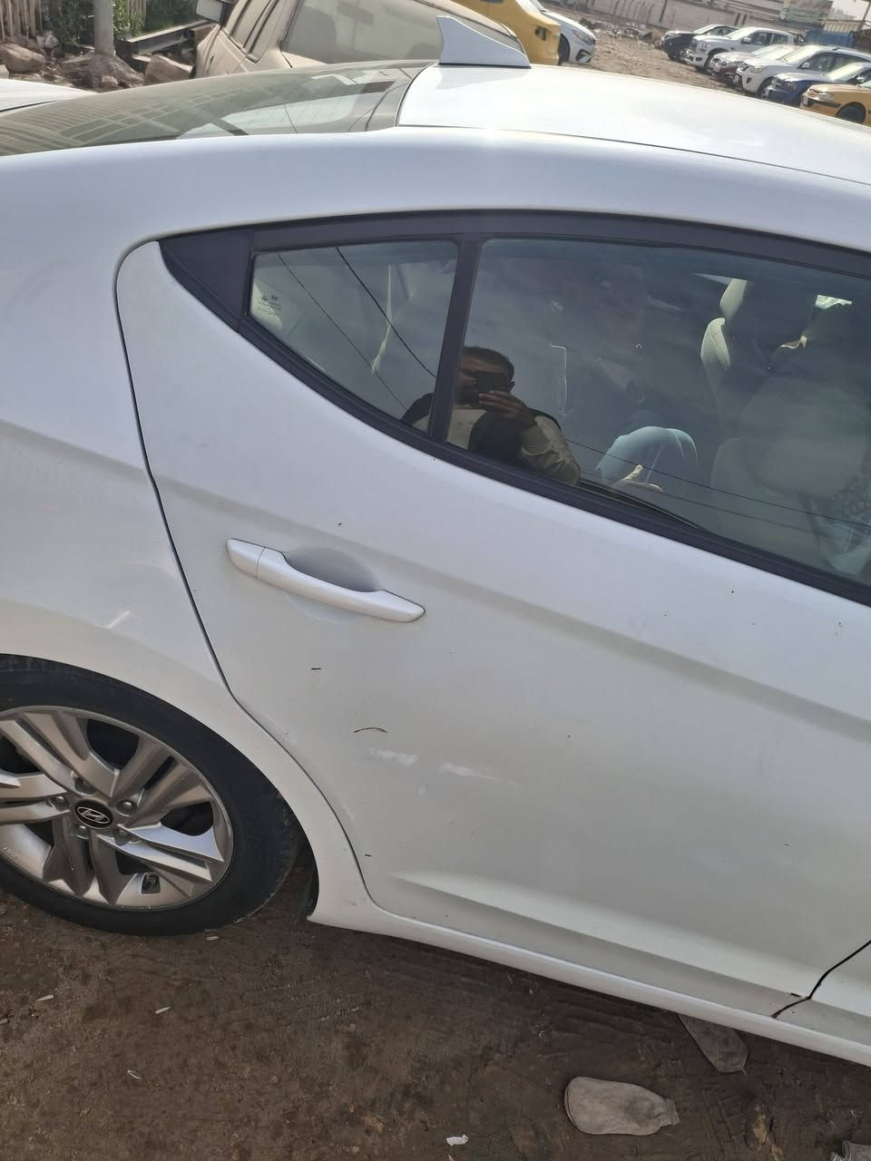 سلام عليكم  النترا وارد مريكي  ٢٠١٩ فول موصفات  عده لفتحه بيه قطعتين  بابين  وباب بي صبق  ولباقي  مكفول وليبل  واحد  مابيه  كلوب  مشتغل  كله  شركه  ماشيه  ٨٤ الف   مكان سياره بابل القاسم  سعره  ٢٧ وبيه مجال  *********** وعندي سوناره  تريد تحول تريد وكاله  خادم
